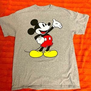 DISNEY MICKEY MOUSE T-shirt GREAT condition!